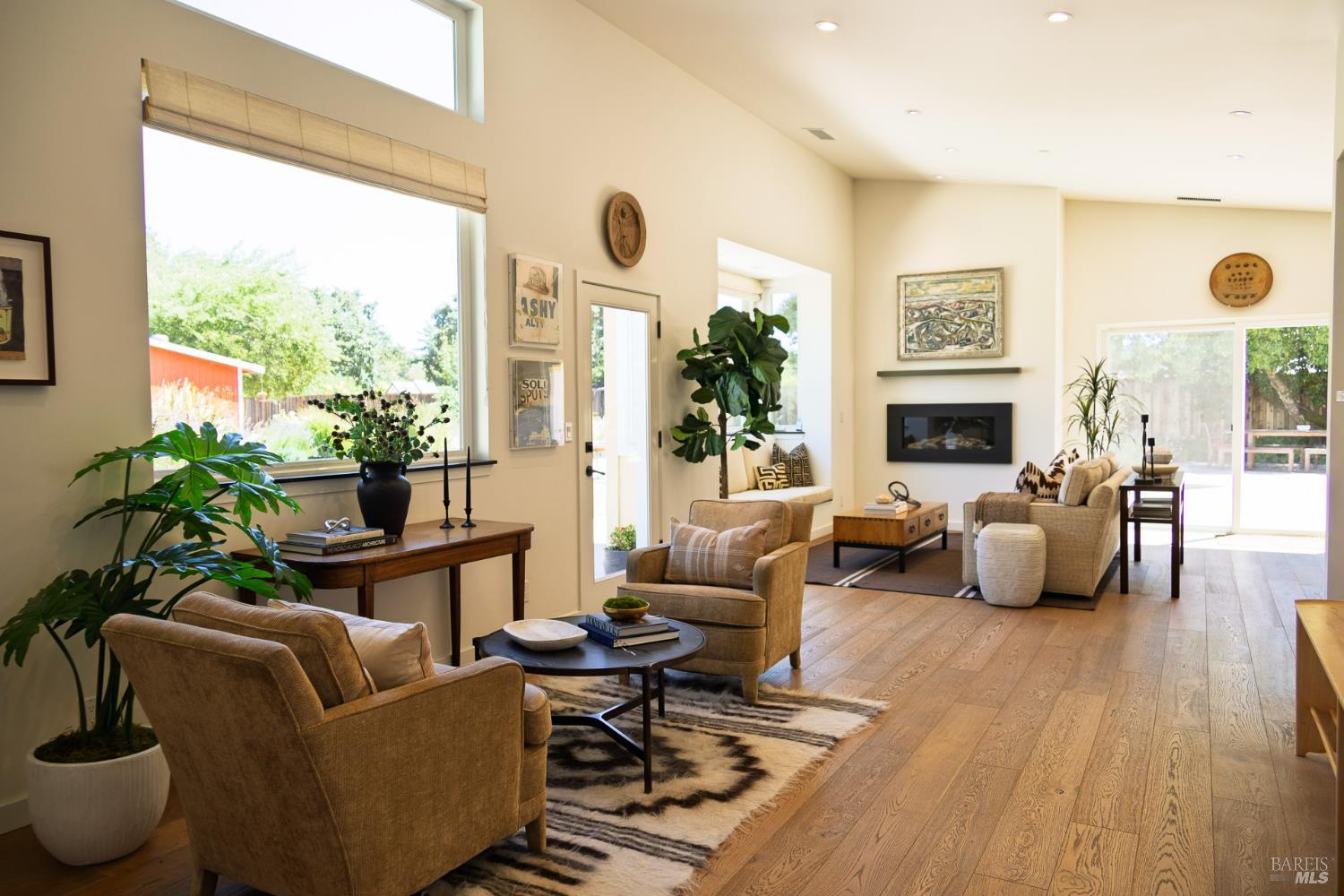 Detail Gallery Image 3 of 19 For 20662 Pueblo Rd, Sonoma,  CA 95476 - 3 Beds | 3/1 Baths