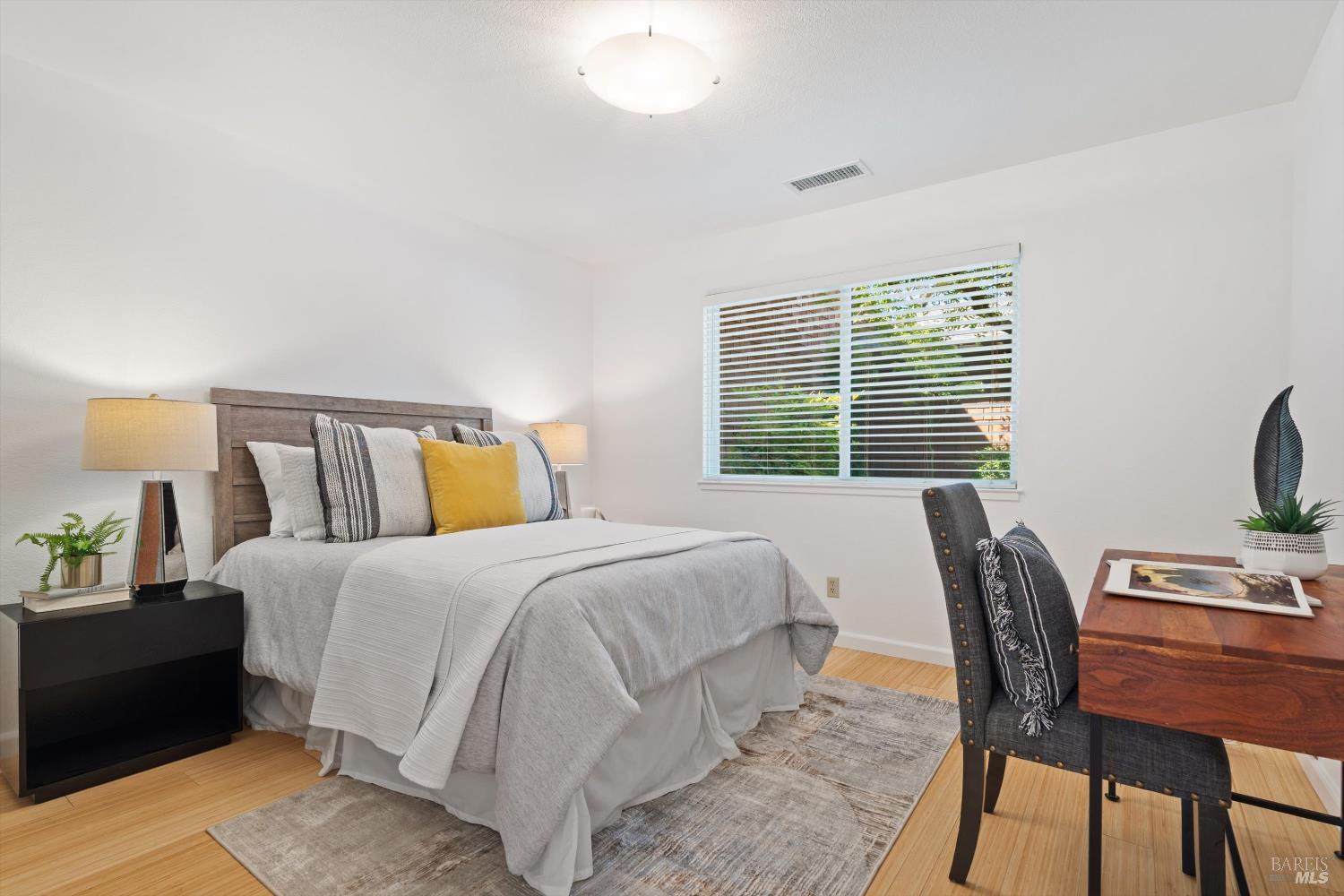 Detail Gallery Image 20 of 31 For 218 Indian Creek Dr, Santa Rosa,  CA 95409 - 2 Beds | 2 Baths