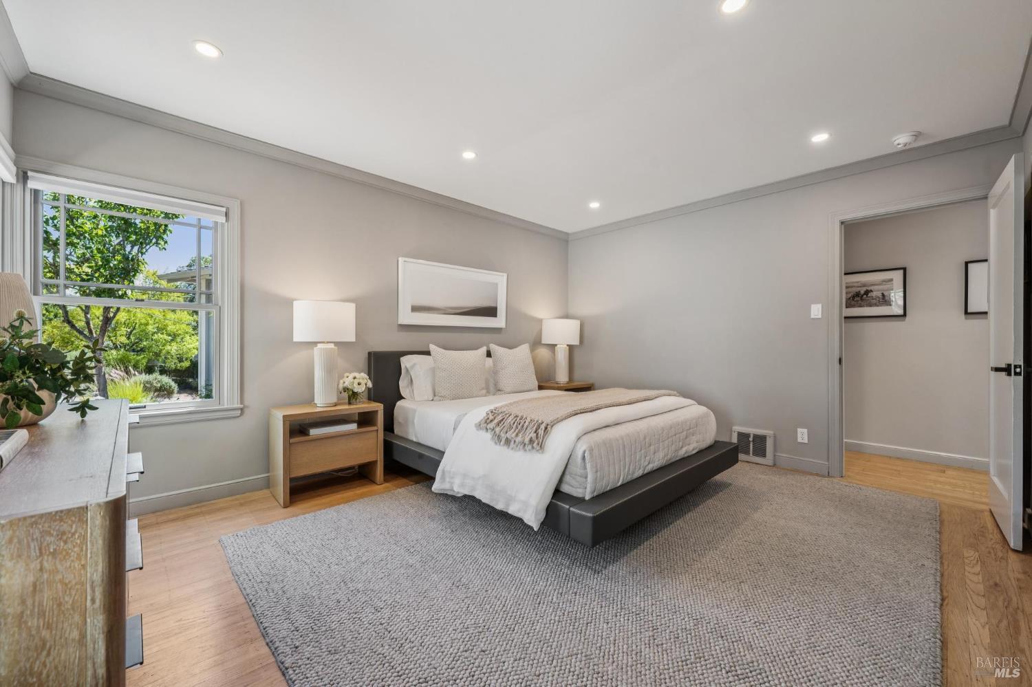 Detail Gallery Image 42 of 76 For 31 Irving Dr, San Anselmo,  CA 94960 - 4 Beds | 2 Baths