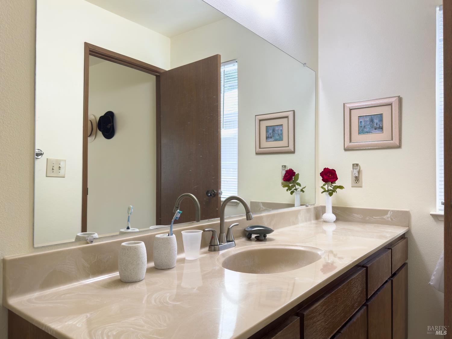Detail Gallery Image 19 of 37 For 18498 Happy Ln, Sonoma,  CA 95476 - 2 Beds | 2 Baths