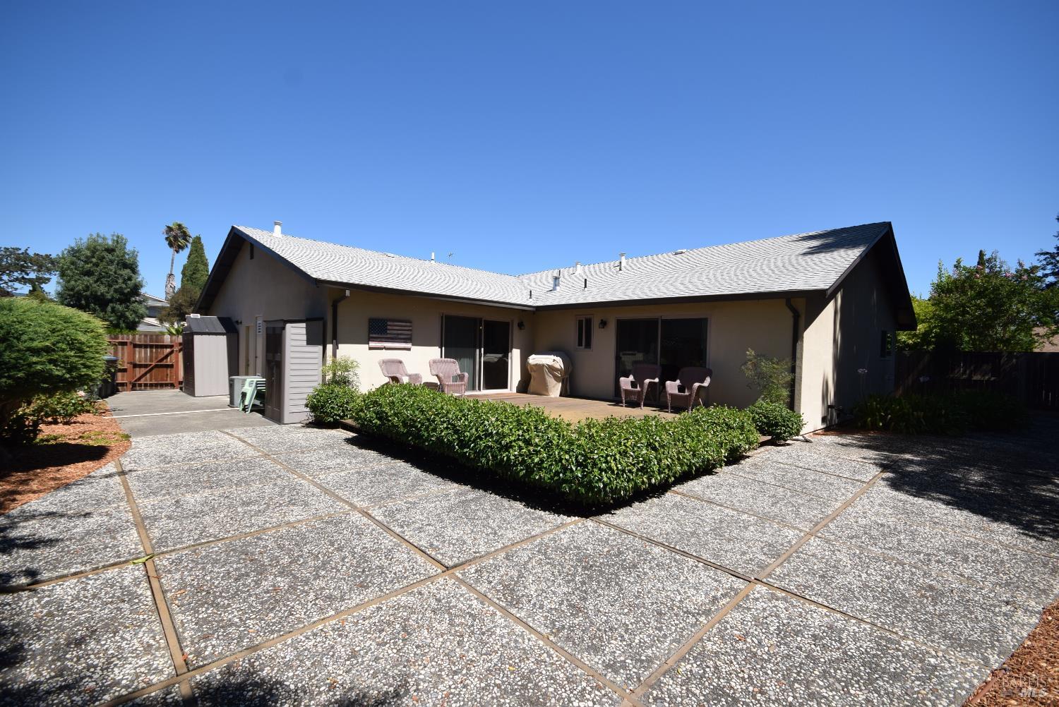 Detail Gallery Image 37 of 44 For 2014 Crinella Dr, Petaluma,  CA 94954 - 4 Beds | 2 Baths
