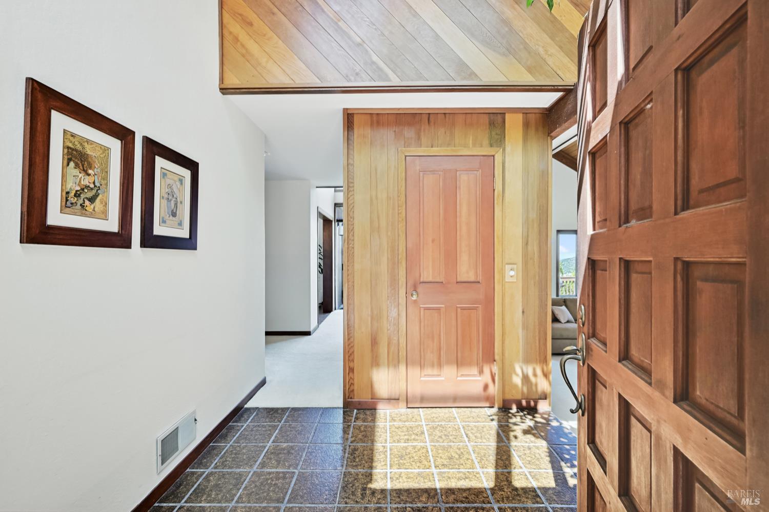 Detail Gallery Image 6 of 49 For 111 Glenside Way, San Rafael,  CA 94903 - 5 Beds | 4/1 Baths