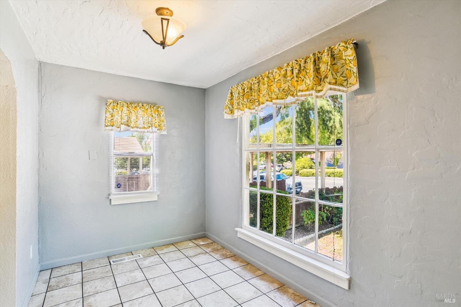 Detail Gallery Image 7 of 30 For 853 Benicia Rd, Vallejo,  CA 94591 - 2 Beds | 1 Baths