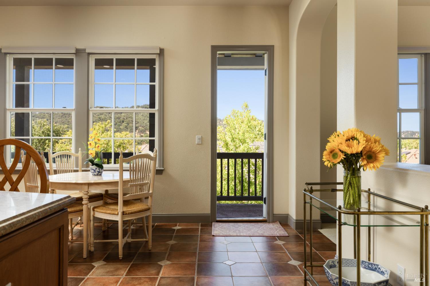 Detail Gallery Image 8 of 40 For 112 Chapel Hill Rd, Novato,  CA 94949 - 4 Beds | 3/1 Baths
