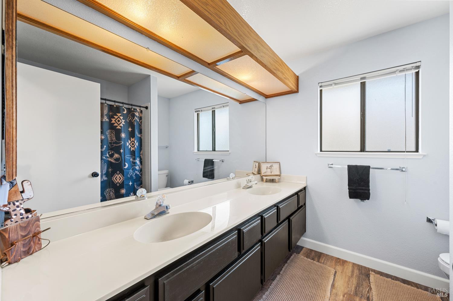 Detail Gallery Image 38 of 49 For 406 Stonecastle Way, Vacaville,  CA 95687 - 4 Beds | 2/1 Baths