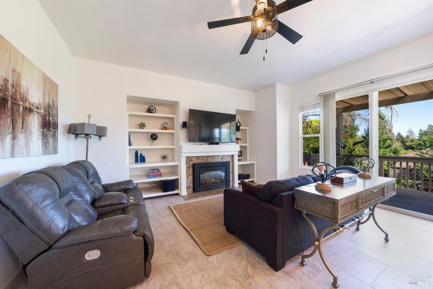 Detail Gallery Image 5 of 33 For 1416 Nighthawk Dr, Santa Rosa,  CA 95409 - 3 Beds | 2/1 Baths