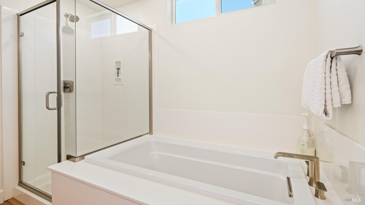 Detail Gallery Image 29 of 50 For 3 Lapis Ct, Petaluma,  CA 94952 - 3 Beds | 2/1 Baths
