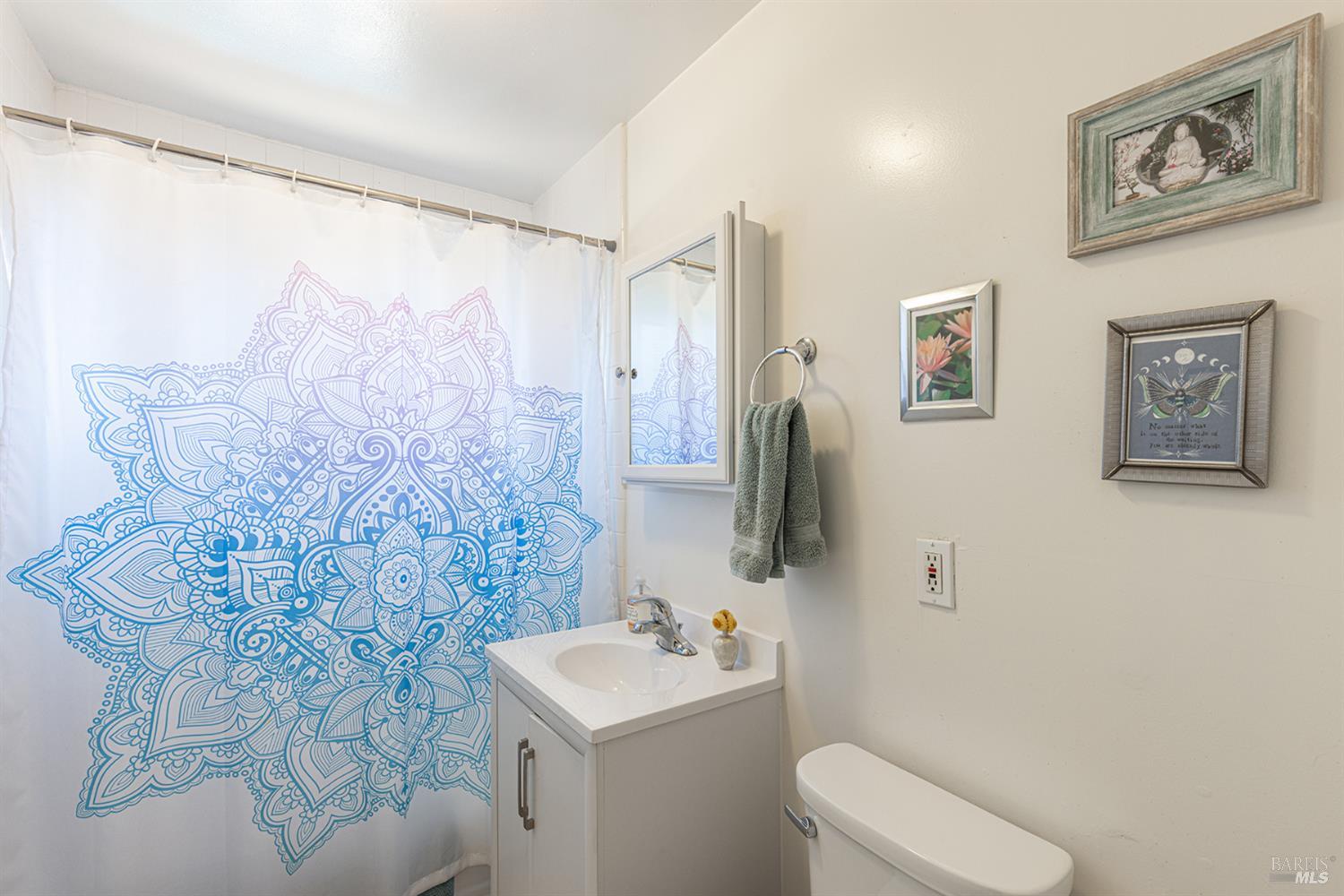 Detail Gallery Image 26 of 32 For 114 Powell Ave, Healdsburg,  CA 95448 - 5 Beds | 2 Baths