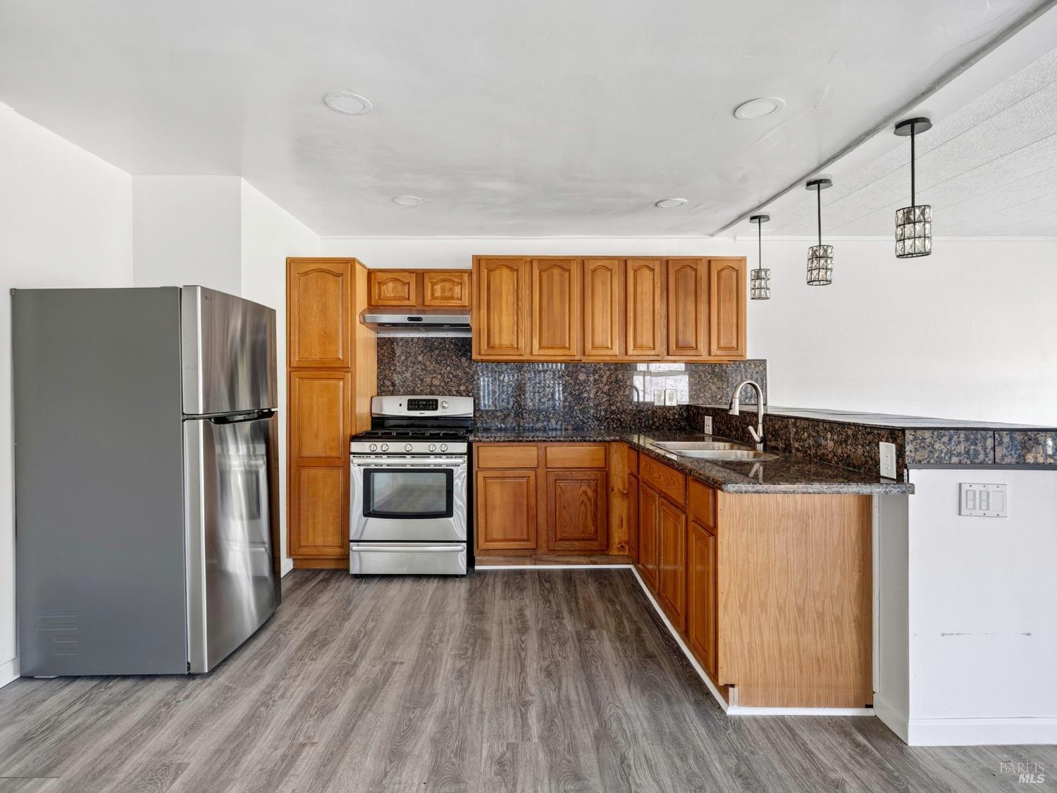 Detail Gallery Image 17 of 44 For 375 E Highway 20 Hwy 50, Upper Lake,  CA 95485 - 2 Beds | 2 Baths