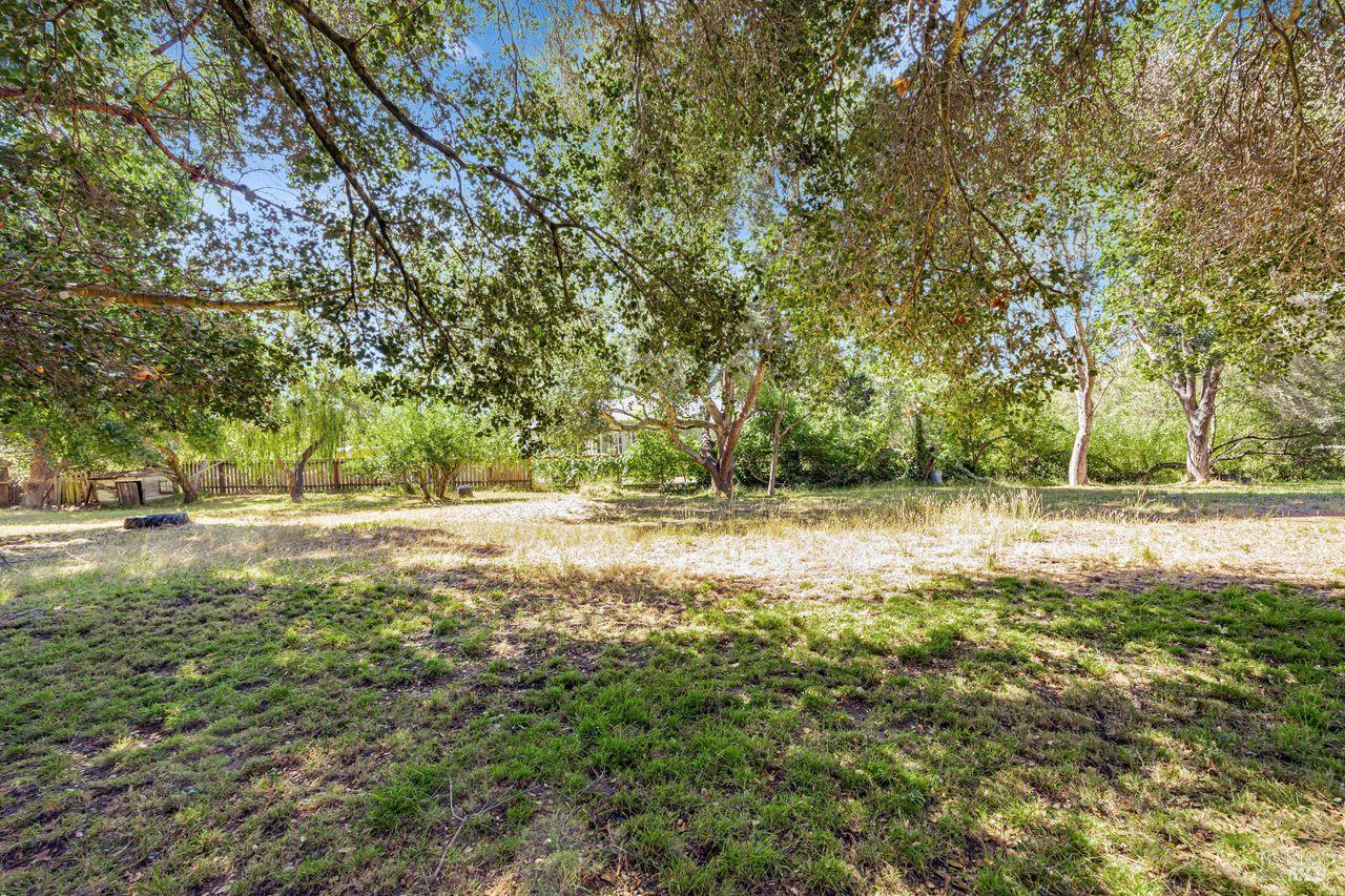 Detail Gallery Image 27 of 38 For 740 First St, Sebastopol,  CA 95472 - 2 Beds | 1 Baths