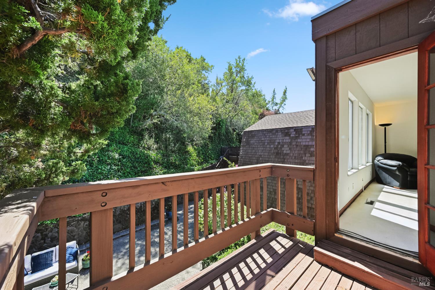 Detail Gallery Image 30 of 49 For 111 Glenside Way, San Rafael,  CA 94903 - 5 Beds | 4/1 Baths
