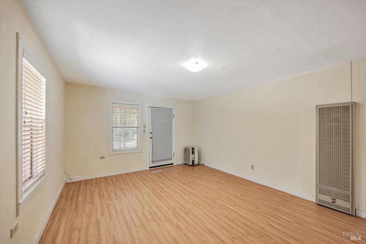 Detail Gallery Image 4 of 38 For 740 First St, Sebastopol,  CA 95472 - 2 Beds | 1 Baths
