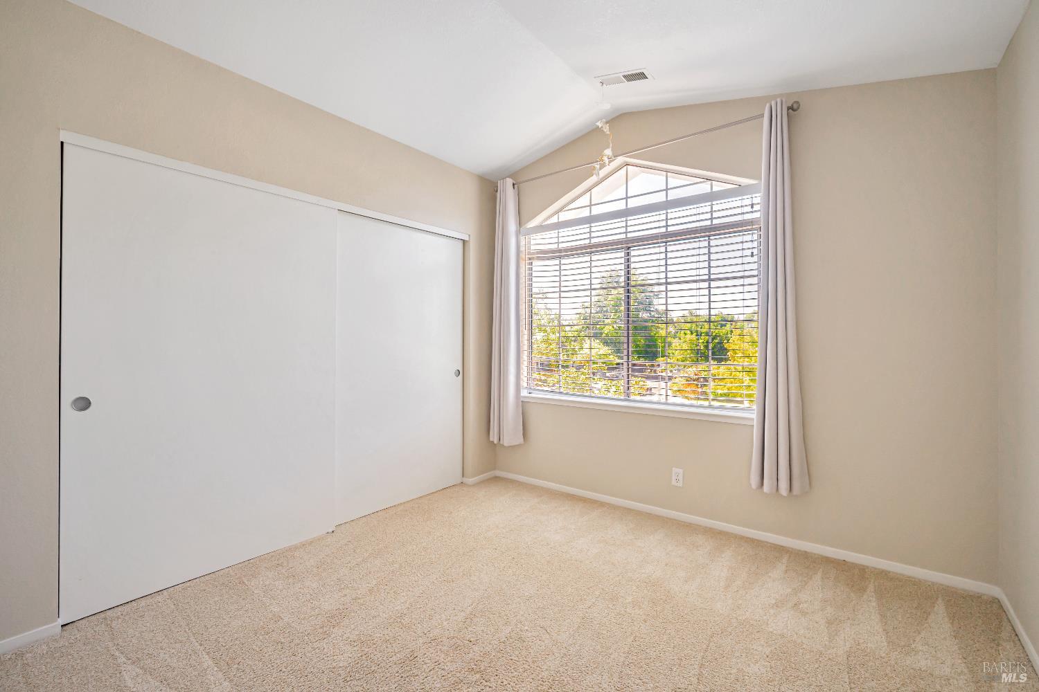 Detail Gallery Image 35 of 46 For 9616 Berkshire Way, Windsor,  CA 95492 - 3 Beds | 2/1 Baths