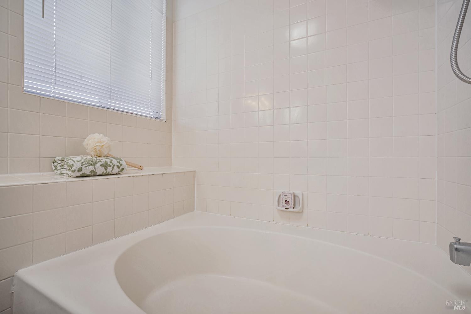 Detail Gallery Image 29 of 46 For 9616 Berkshire Way, Windsor,  CA 95492 - 3 Beds | 2/1 Baths
