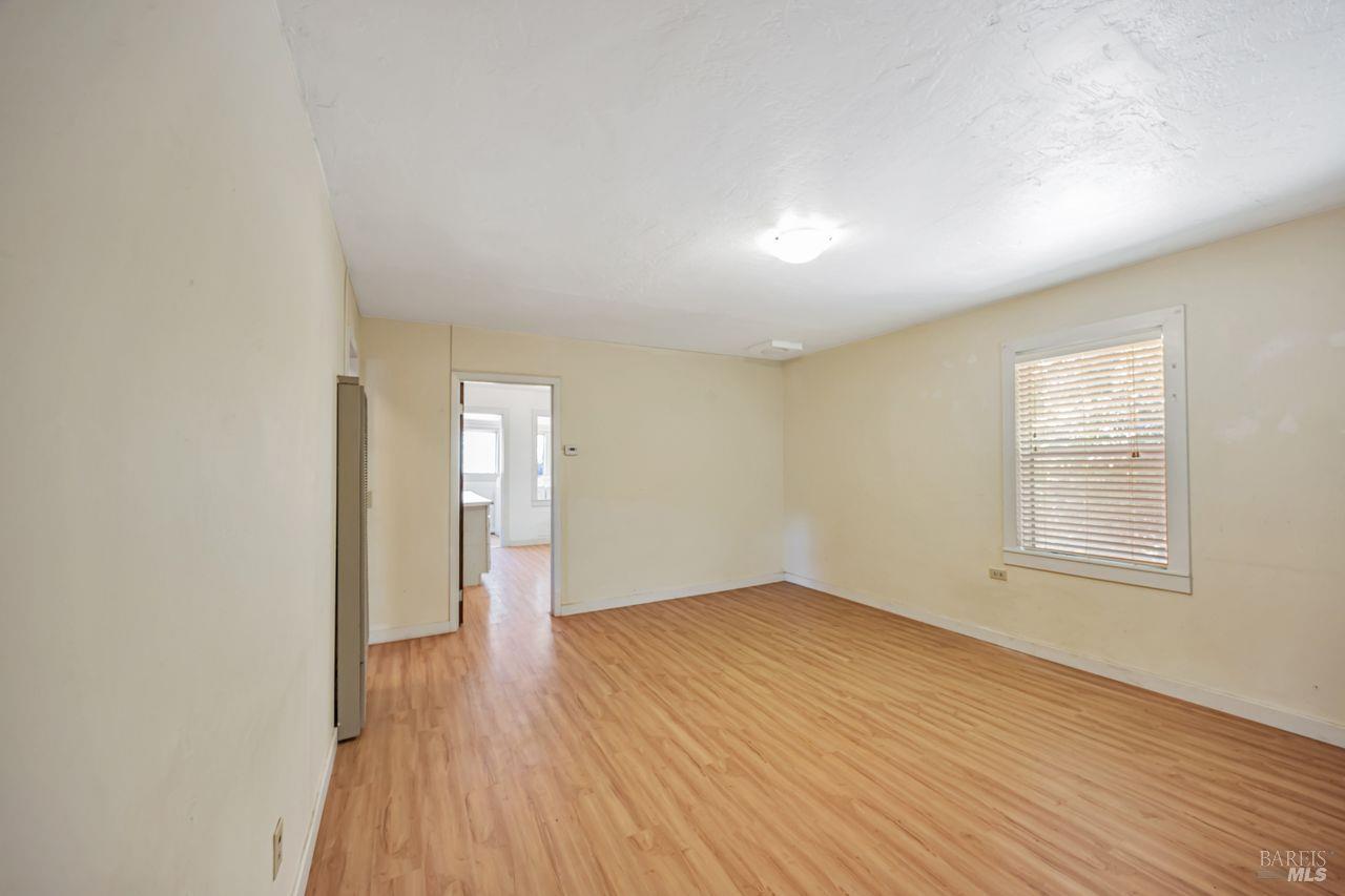 Detail Gallery Image 5 of 38 For 740 First St, Sebastopol,  CA 95472 - 2 Beds | 1 Baths