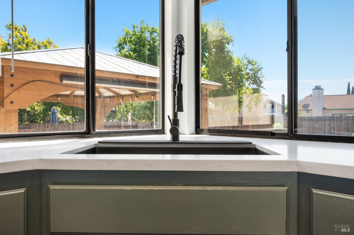 Detail Gallery Image 24 of 49 For 406 Stonecastle Way, Vacaville,  CA 95687 - 4 Beds | 2/1 Baths