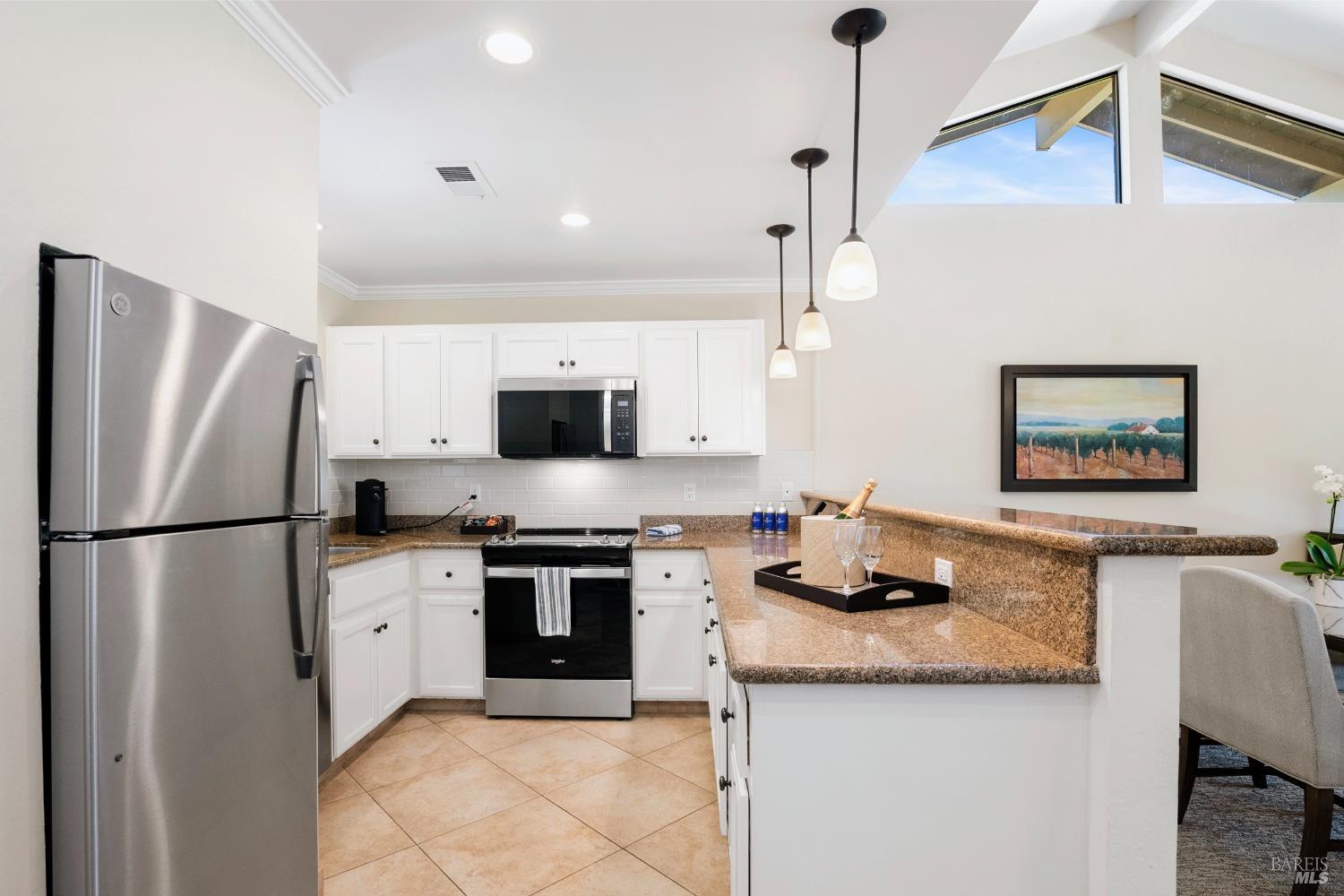 Detail Gallery Image 7 of 47 For 833 Augusta Cir, Napa,  CA 94558 - 2 Beds | 2 Baths