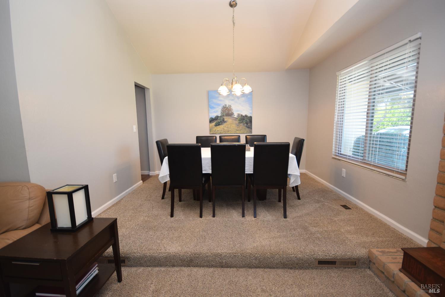 Detail Gallery Image 8 of 44 For 2014 Crinella Dr, Petaluma,  CA 94954 - 4 Beds | 2 Baths