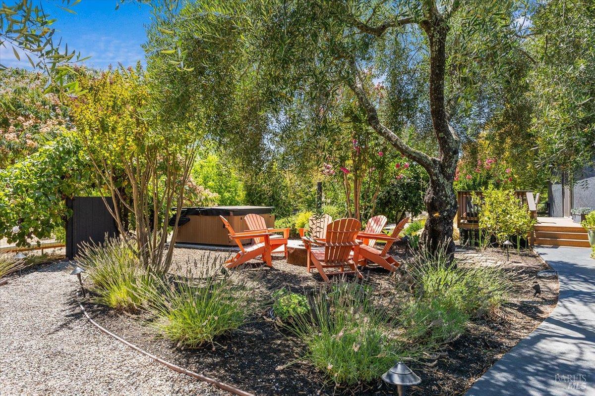 Detail Gallery Image 31 of 42 For 1208 Chiquita Rd, Healdsburg,  CA 95448 - 3 Beds | 3 Baths