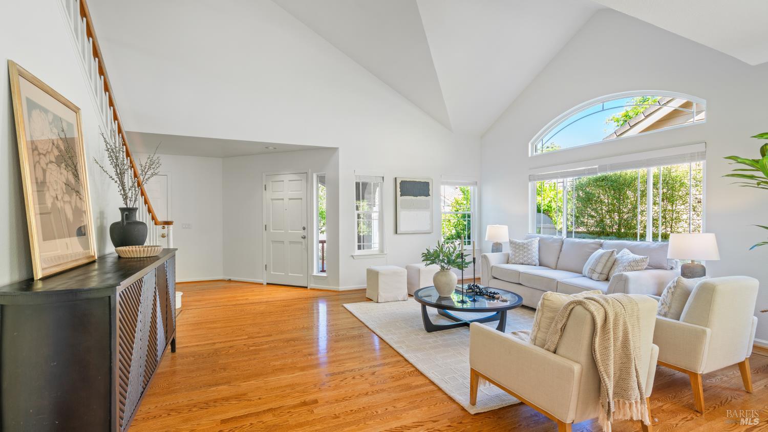 Detail Gallery Image 5 of 56 For 181 Dublin Ct, Petaluma,  CA 94952 - 4 Beds | 2/1 Baths