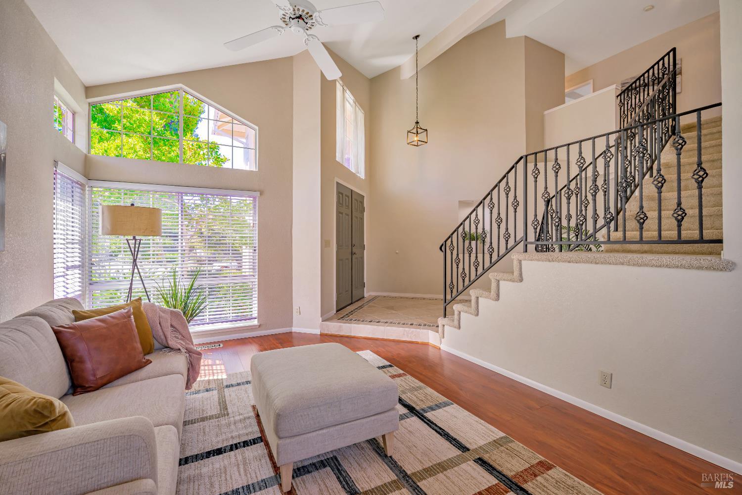 Detail Gallery Image 6 of 46 For 9616 Berkshire Way, Windsor,  CA 95492 - 3 Beds | 2/1 Baths