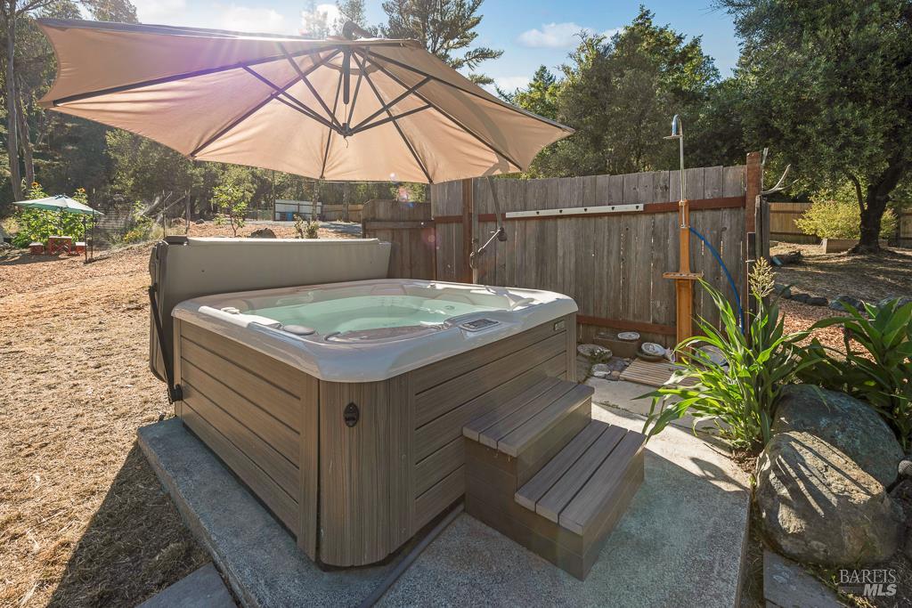 Detail Gallery Image 6 of 74 For 17197 Fitzpatrick Ln, Occidental,  CA 95465 - 3 Beds | 1 Baths