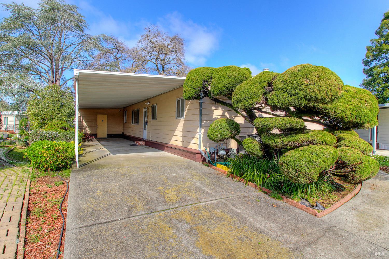 Detail Gallery Image 9 of 12 For 200 Regency Ct, Santa Rosa,  CA 95401 - 2 Beds | 2 Baths