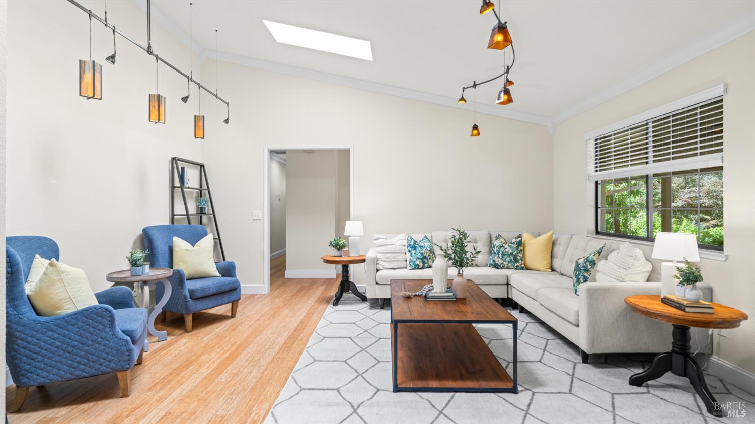 Detail Gallery Image 11 of 63 For 3155 Frei Rd, Sebastopol,  CA 95472 - 3 Beds | 2/1 Baths