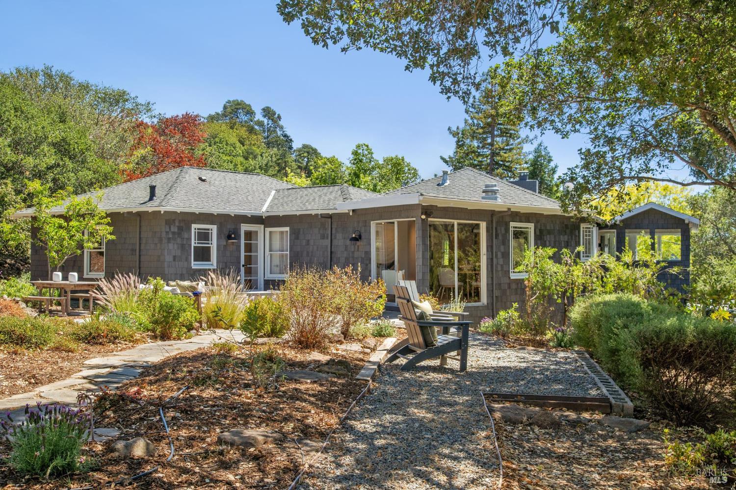 Detail Gallery Image 4 of 76 For 31 Irving Dr, San Anselmo,  CA 94960 - 4 Beds | 2 Baths