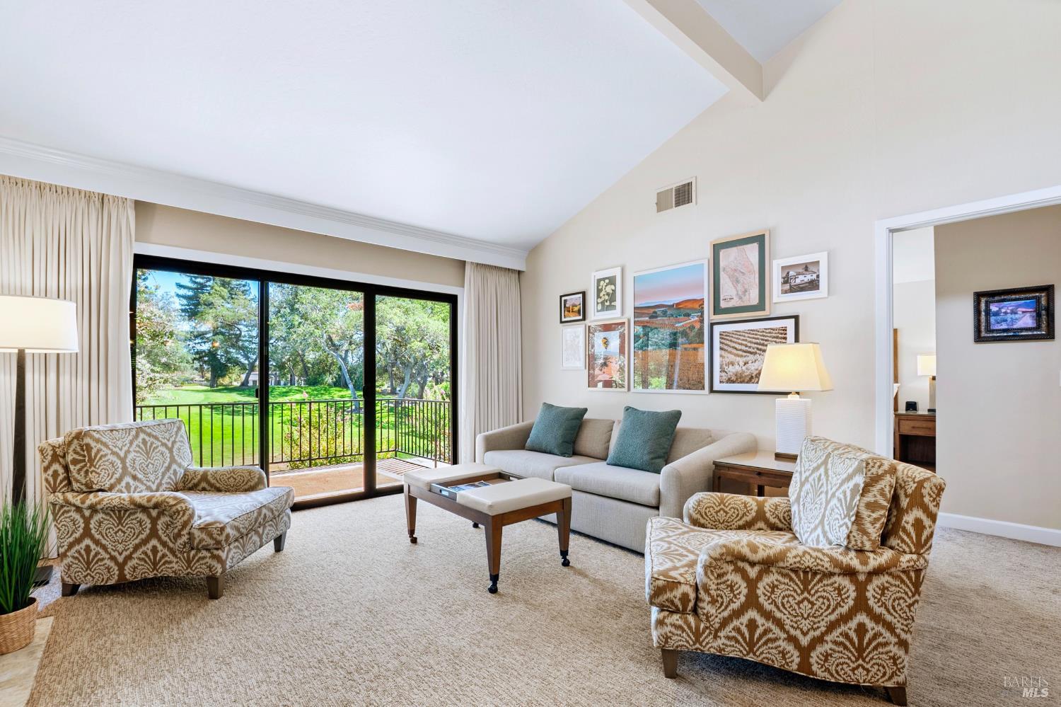 Detail Gallery Image 15 of 47 For 833 Augusta Cir, Napa,  CA 94558 - 2 Beds | 2 Baths