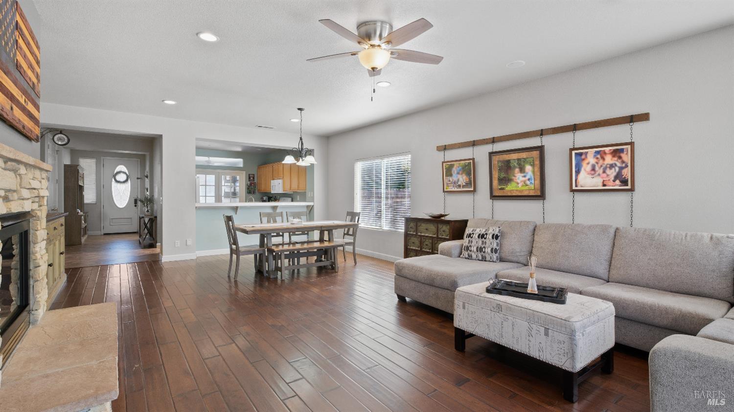 Detail Gallery Image 12 of 53 For 1300 Reeves Ct, Suisun City,  CA 94585 - 4 Beds | 2 Baths