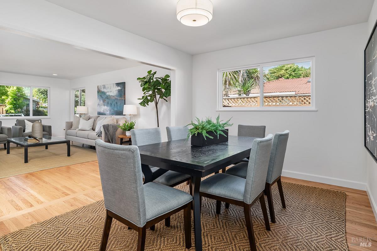 Detail Gallery Image 9 of 23 For 88 Elena Cir, San Rafael,  CA 94903 - 3 Beds | 2 Baths