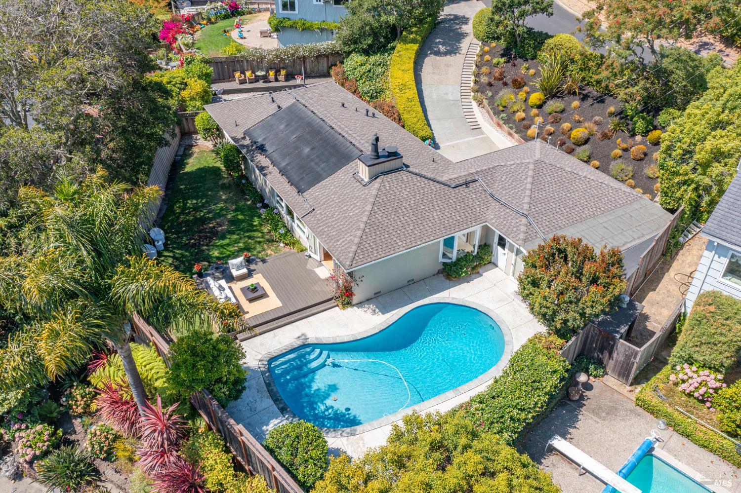 Detail Gallery Image 3 of 60 For 58 Junipero Serra Ave, San Rafael,  CA 94901 - 3 Beds | 2 Baths