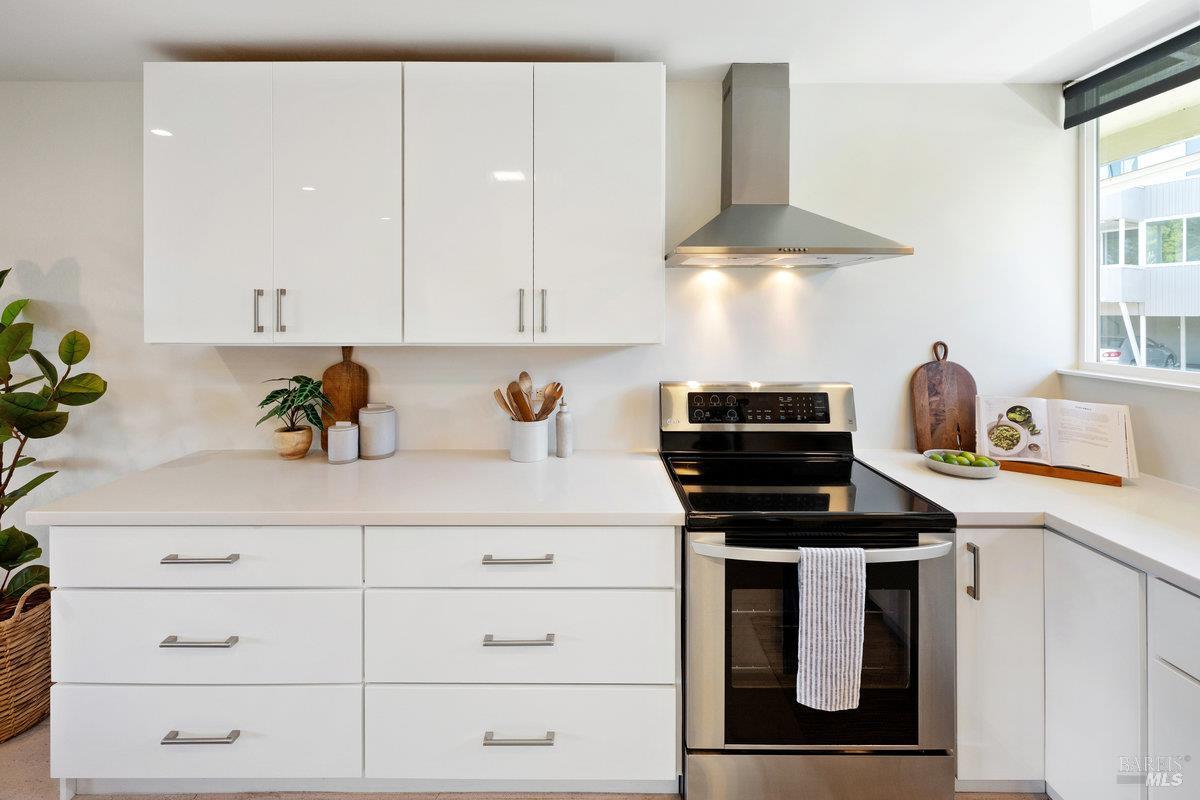 Detail Gallery Image 9 of 26 For 10 Andrew Dr #61,  Tiburon,  CA 94920 - 2 Beds | 1 Baths