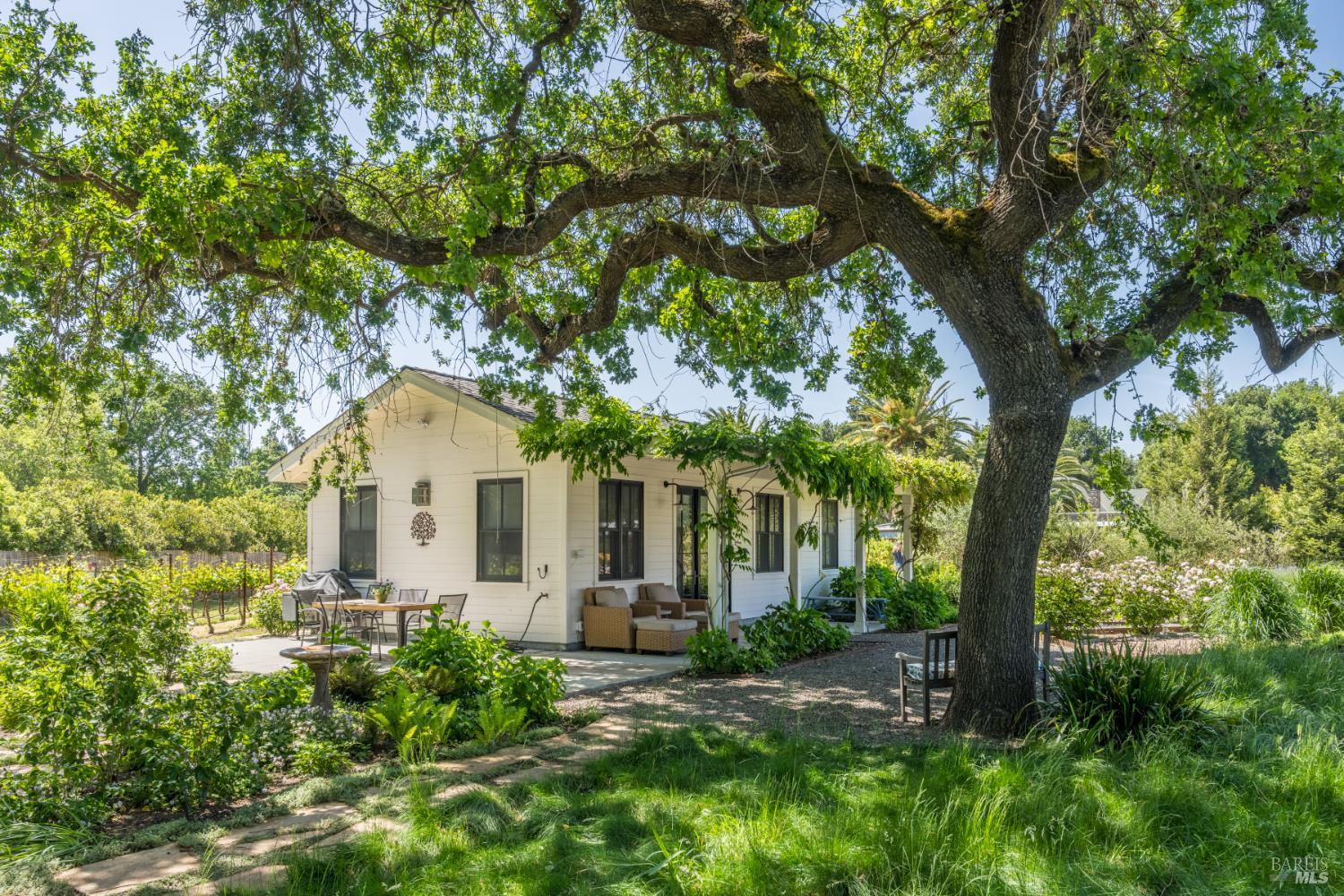 Detail Gallery Image 33 of 46 For 1030 E Macarthur St, Sonoma,  CA 95476 - 3 Beds | 4/1 Baths