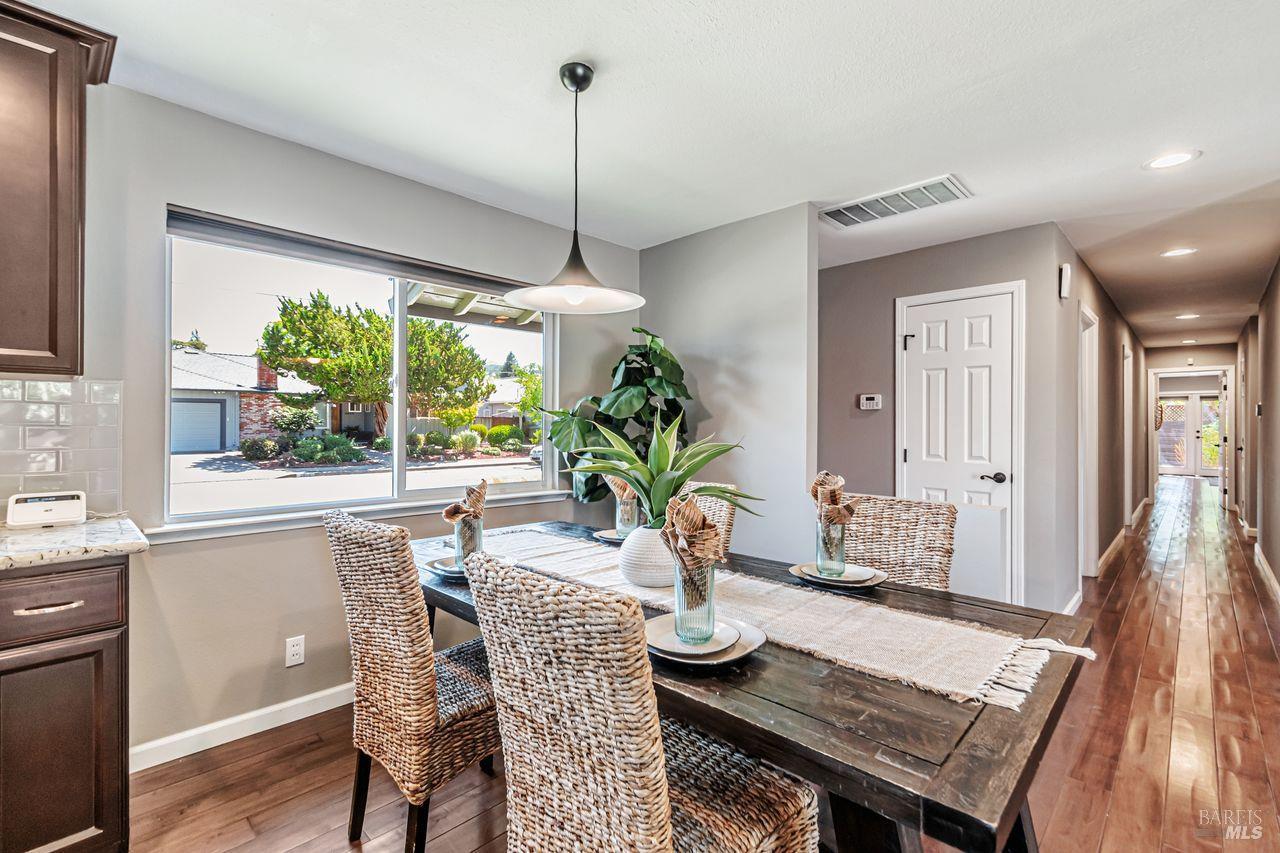 Detail Gallery Image 17 of 48 For 3641 Evergreen Rd, Santa Rosa,  CA 95405 - 4 Beds | 2 Baths