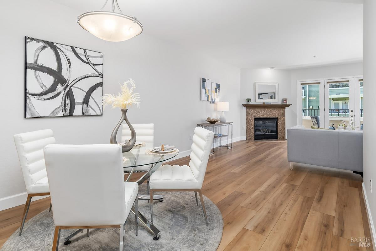 Detail Gallery Image 2 of 26 For 852 Diablo Ave #102,  Novato,  CA 94947 - 2 Beds | 2 Baths