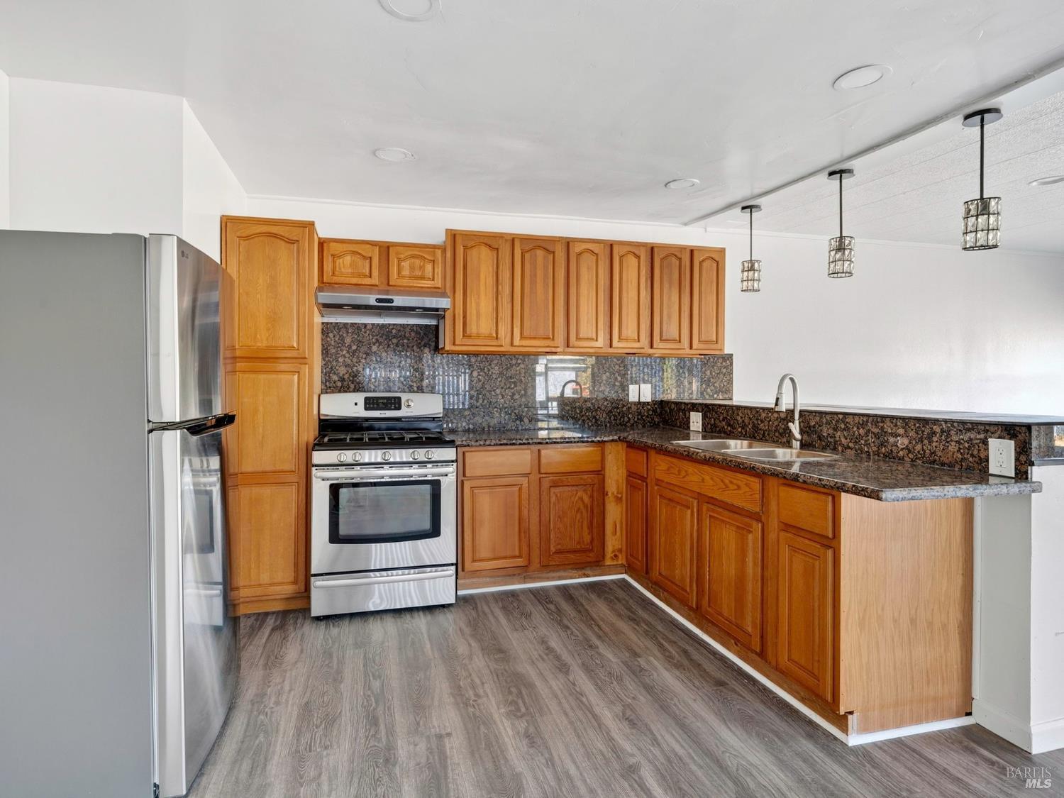 Detail Gallery Image 18 of 44 For 375 E Highway 20 Hwy 50, Upper Lake,  CA 95485 - 2 Beds | 2 Baths