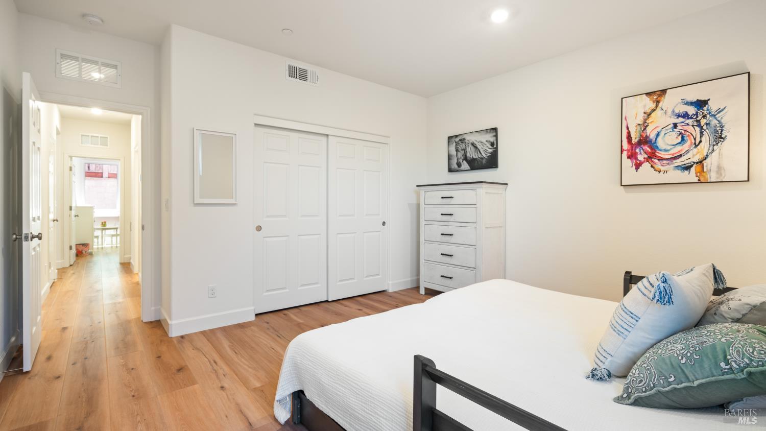 Detail Gallery Image 12 of 50 For 3 Lapis Ct, Petaluma,  CA 94952 - 3 Beds | 2/1 Baths