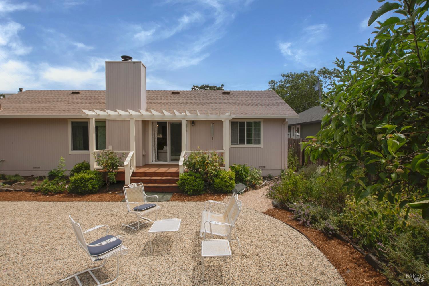 Detail Gallery Image 31 of 37 For 18498 Happy Ln, Sonoma,  CA 95476 - 2 Beds | 2 Baths