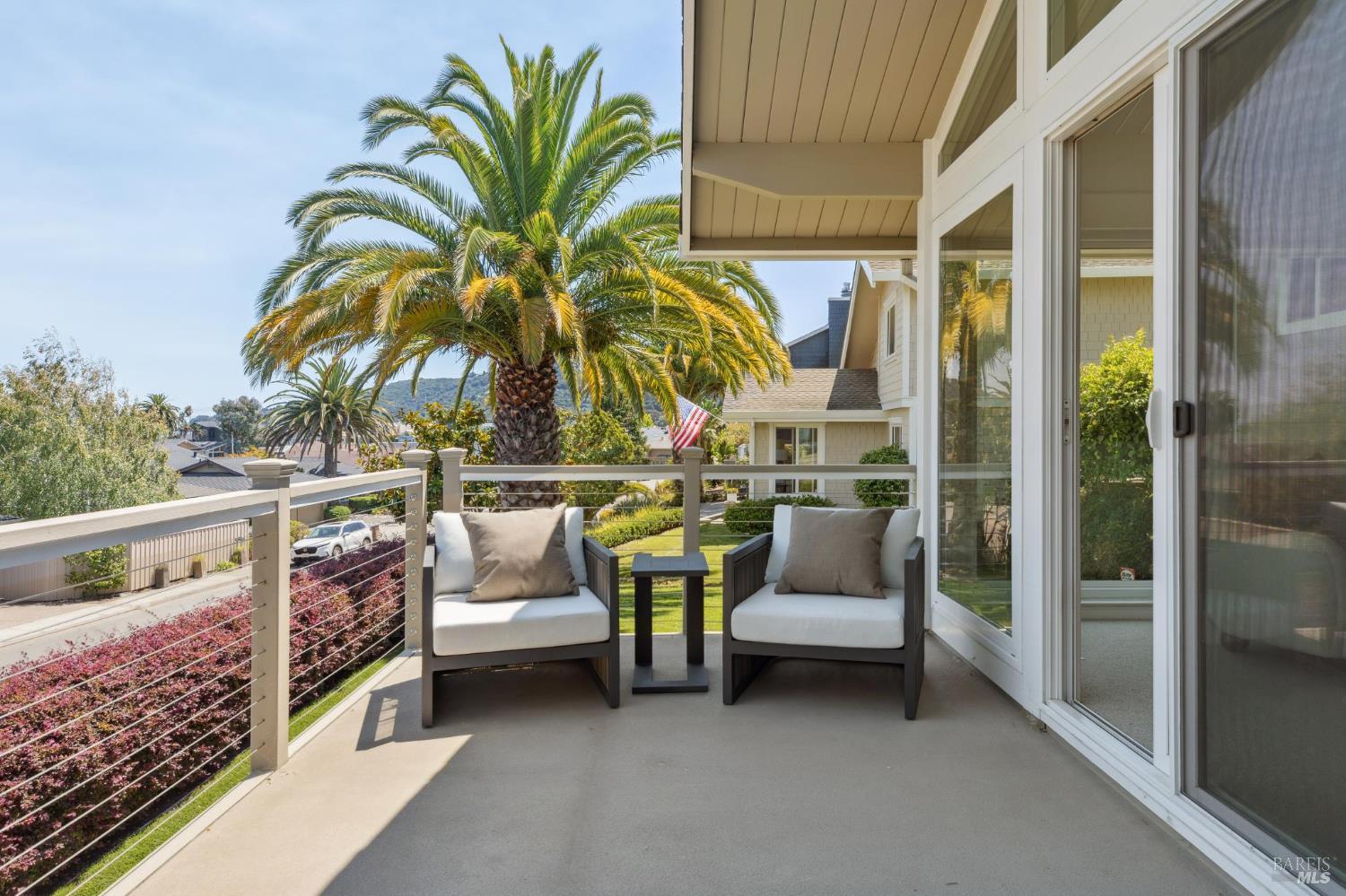 Detail Gallery Image 11 of 62 For 139 Trinidad Dr, Tiburon,  CA 94920 - 4 Beds | 2/1 Baths