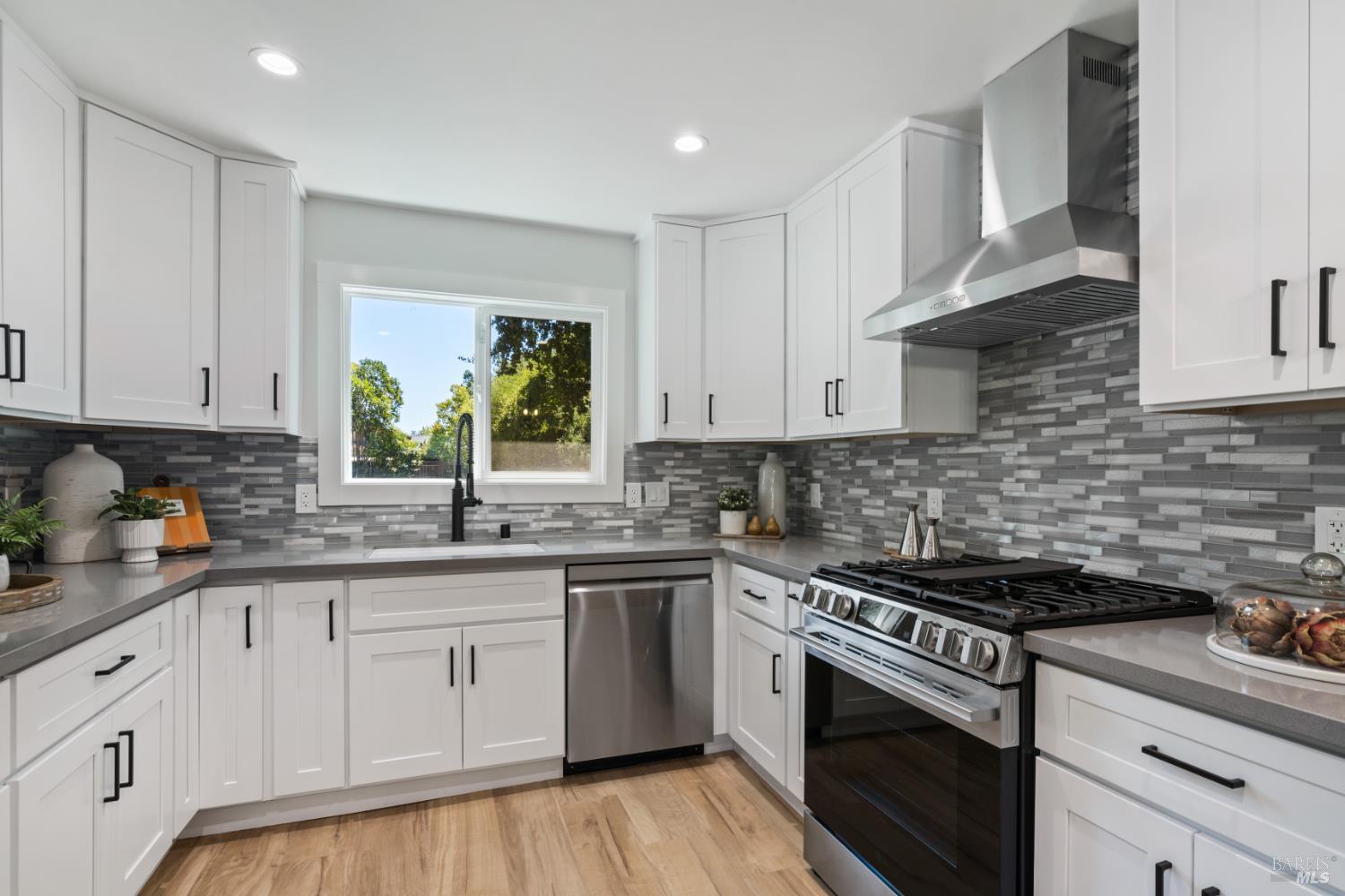 Detail Gallery Image 13 of 33 For 1565 Baywood Ln, Napa,  CA 94558 - 2 Beds | 1 Baths