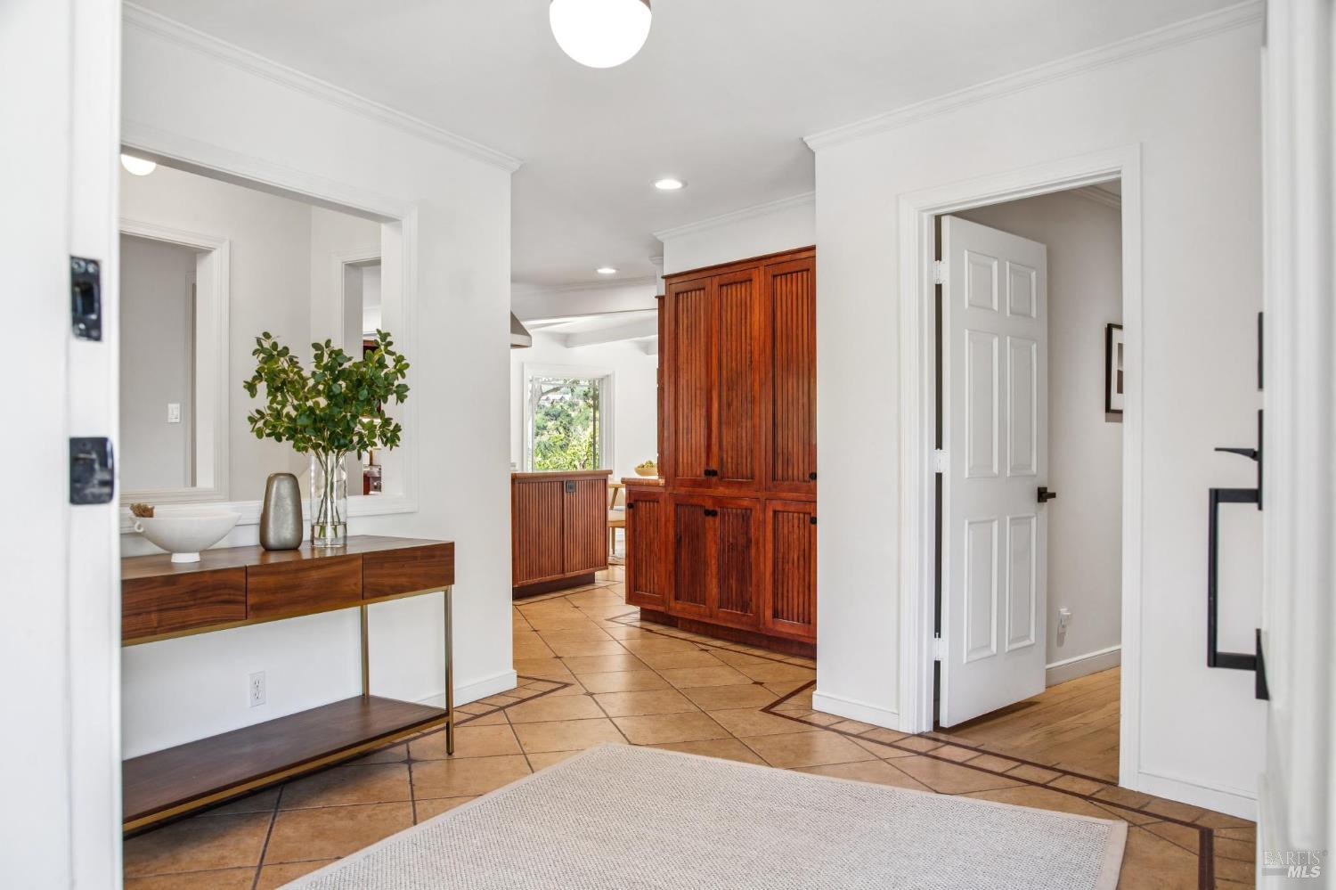 Detail Gallery Image 15 of 76 For 31 Irving Dr, San Anselmo,  CA 94960 - 4 Beds | 2 Baths