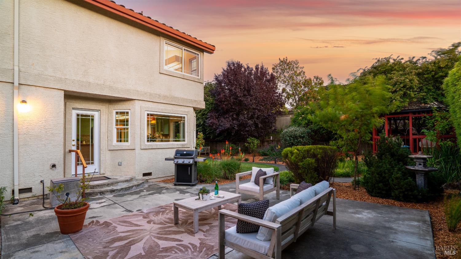 Detail Gallery Image 37 of 56 For 181 Dublin Ct, Petaluma,  CA 94952 - 4 Beds | 2/1 Baths