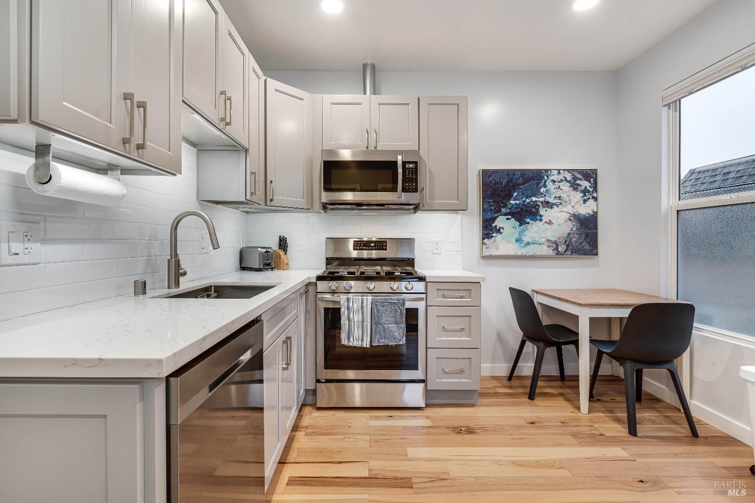 Detail Gallery Image 11 of 33 For 1532 Jefferson St, Napa,  CA 94559 - – Beds | – Baths