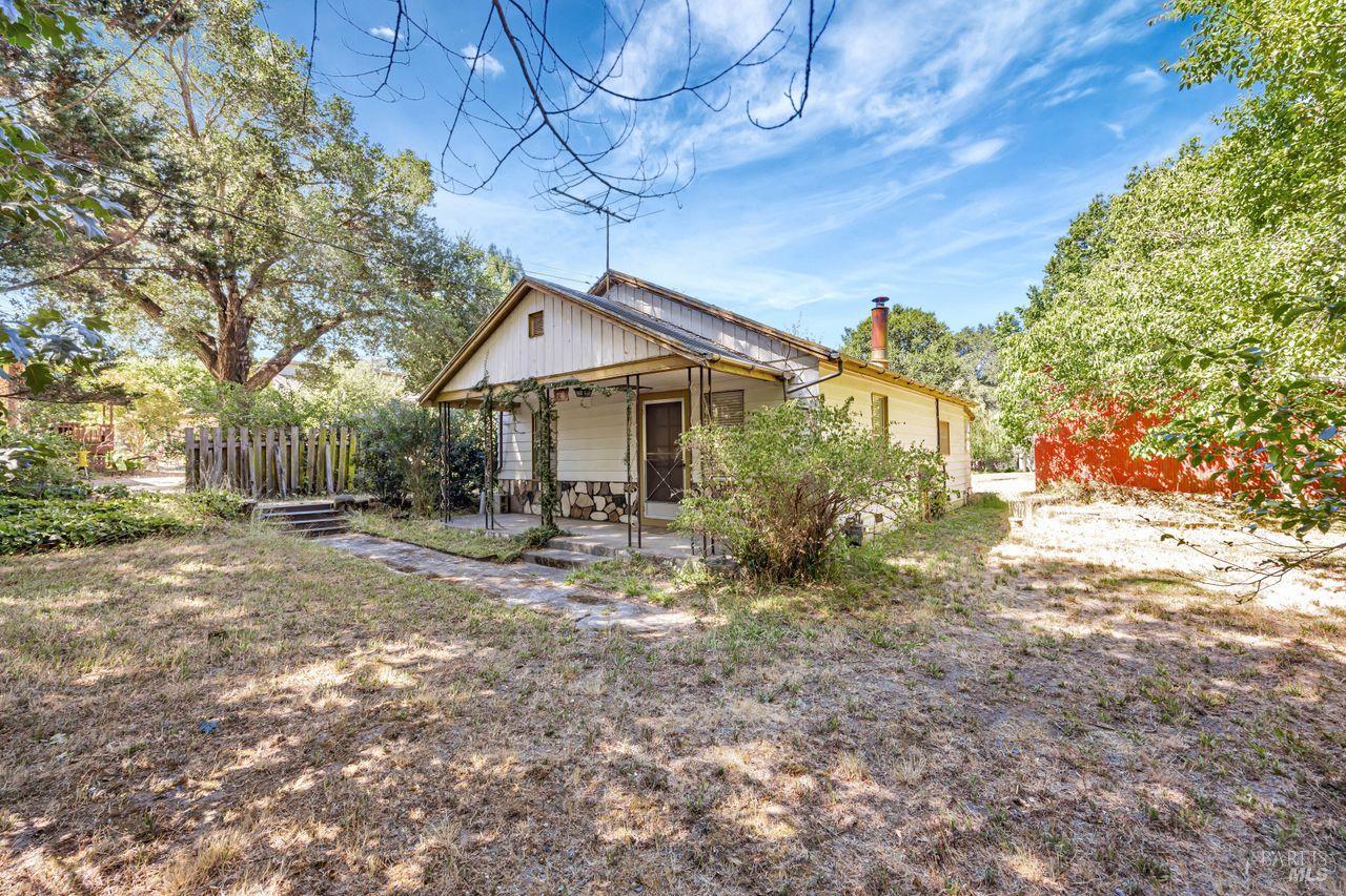Detail Gallery Image 2 of 38 For 740 First St, Sebastopol,  CA 95472 - 2 Beds | 1 Baths