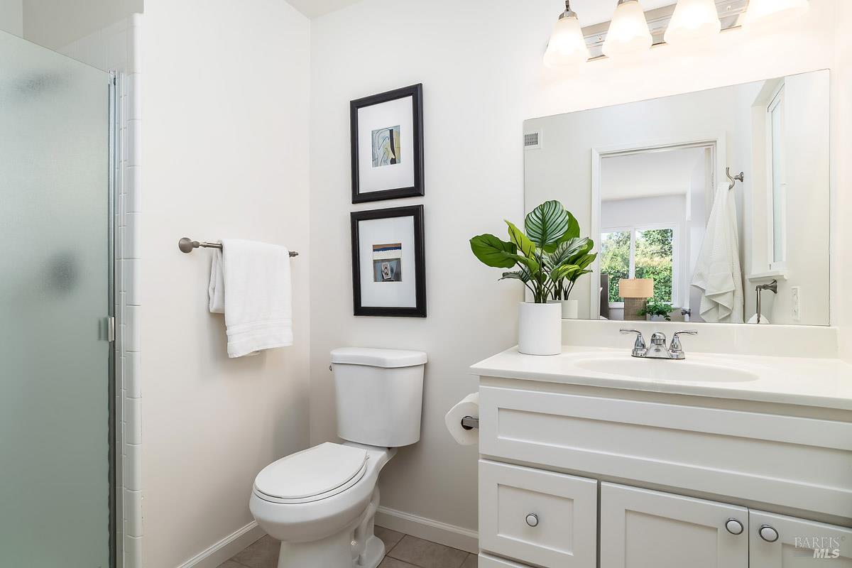 Detail Gallery Image 14 of 23 For 88 Elena Cir, San Rafael,  CA 94903 - 3 Beds | 2 Baths