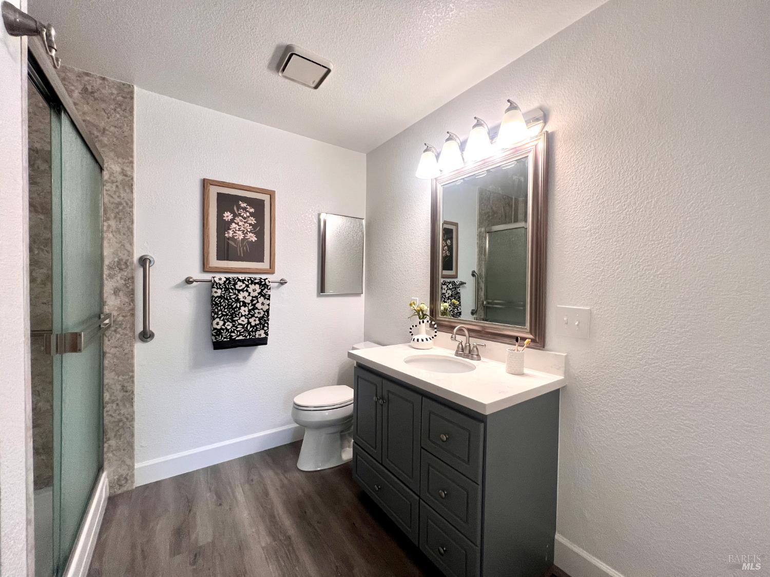 Detail Gallery Image 9 of 11 For 2569 Westberry Dr, Santa Rosa,  CA 95403 - 2 Beds | 1 Baths