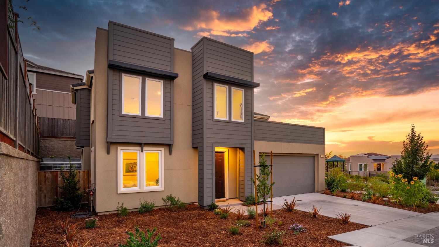 Detail Gallery Image 1 of 50 For 3 Lapis Ct, Petaluma,  CA 94952 - 3 Beds | 2/1 Baths