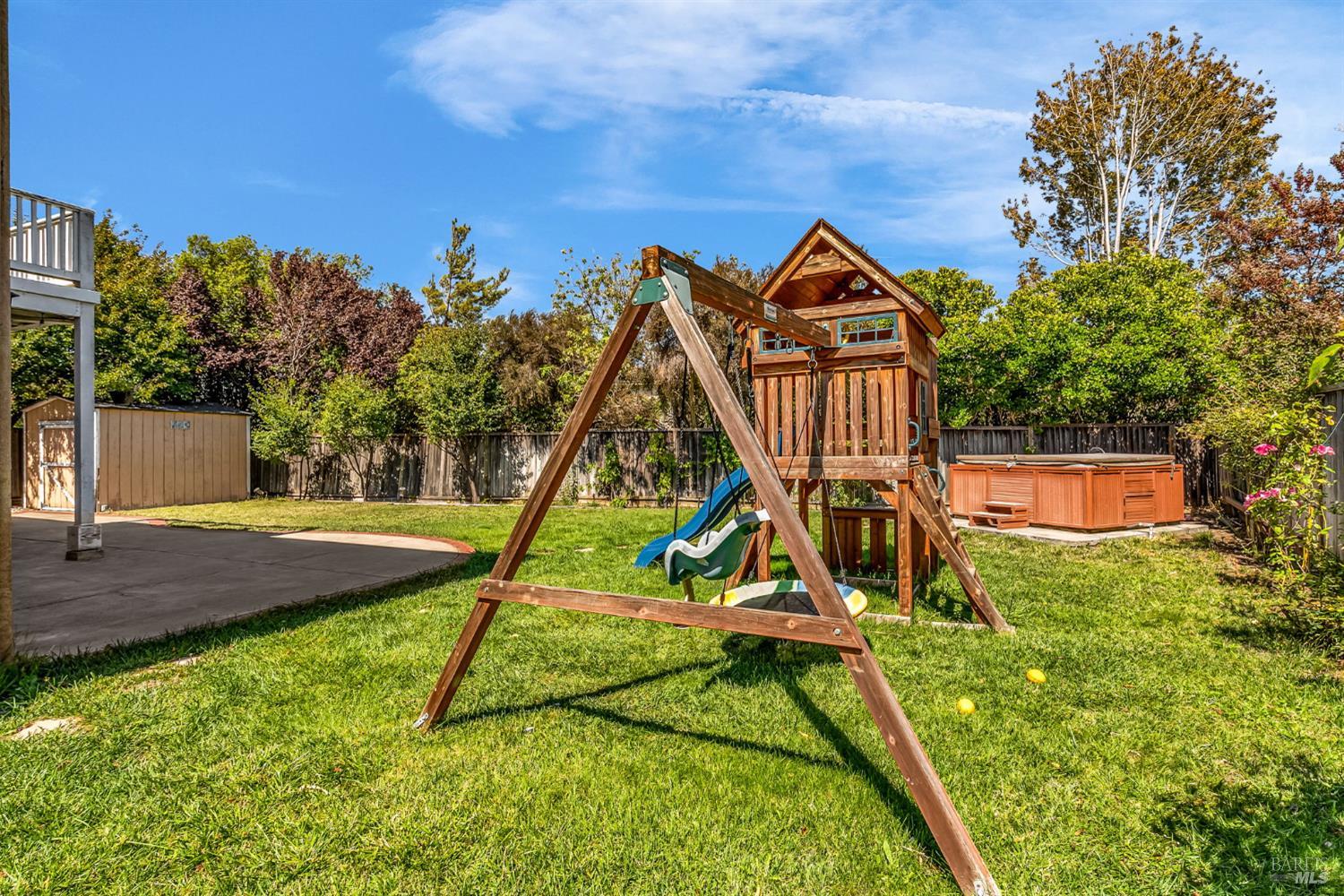 Detail Gallery Image 39 of 43 For 1946 Leaning Oak Ct, Fairfield,  CA 94534 - 5 Beds | 3 Baths